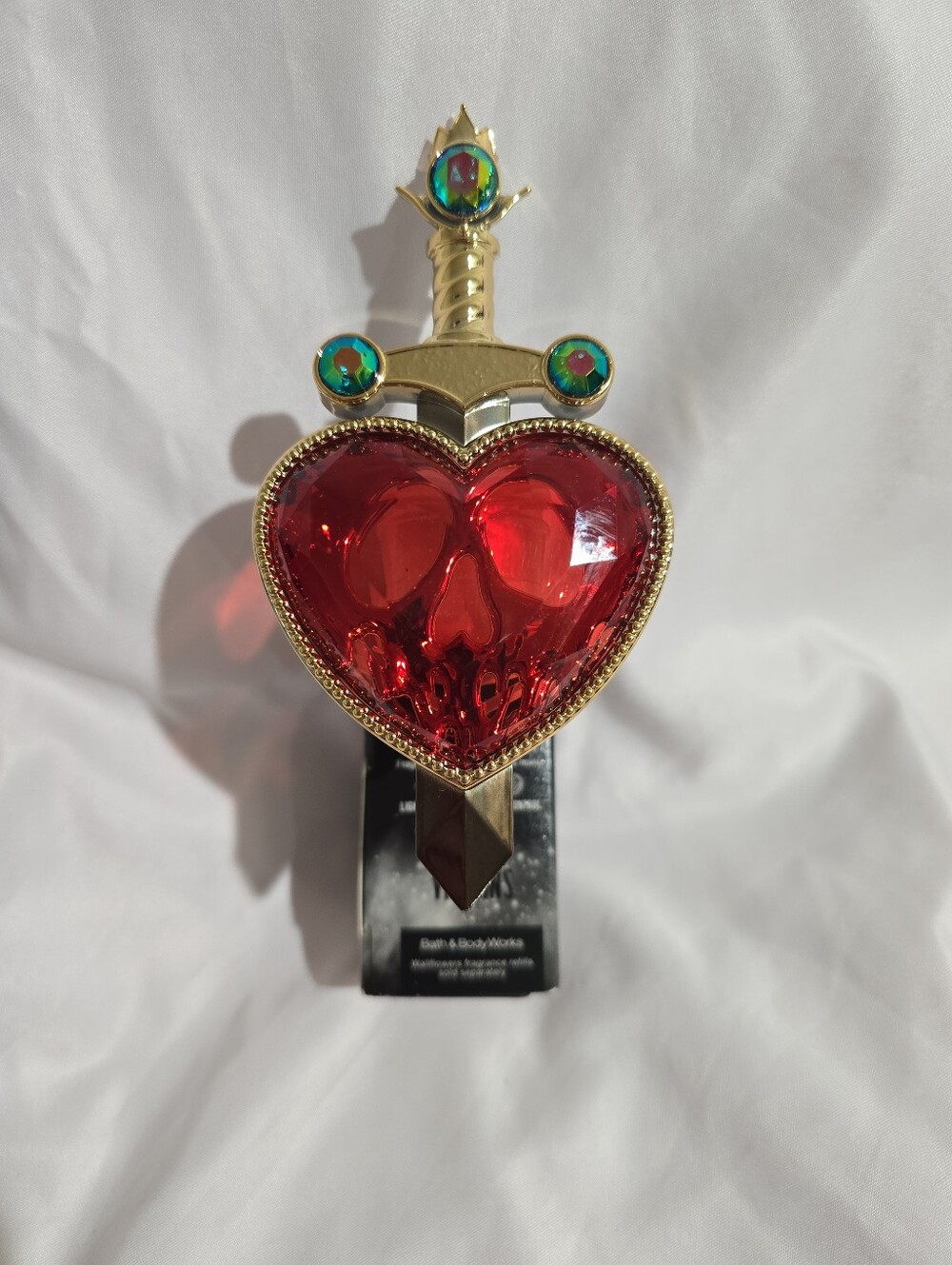 NWT Bath & Body Works Disney Villains Evil Queen Pierced Heart Wallflower Plug